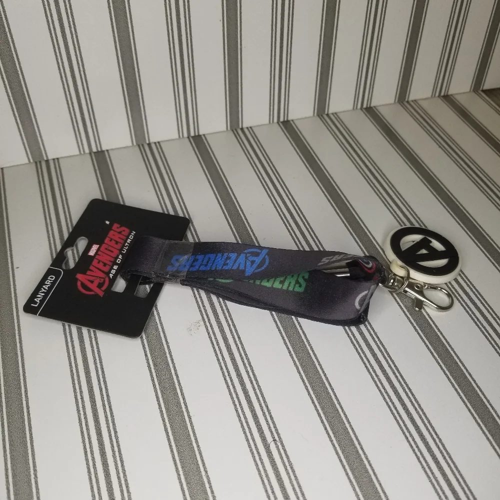 NWT Disney Marvel Double Sided Avenger Shield Lanyard w/ Avenger Logo Rubber Tag